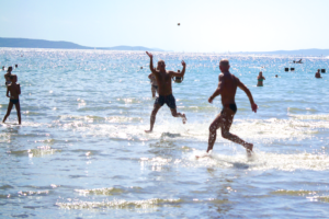 Игроки в пичигин на пляже Бачвице