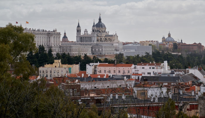 Вид на королевский дворец в Мадриде